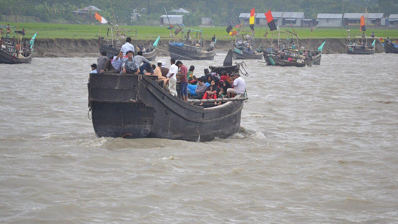 সাড়ে ৬২ লাখ টাকার পন্টুন জোয়ারে তলিয়ে যায়, নলচিরা ঘাটে দুর্ভোগ